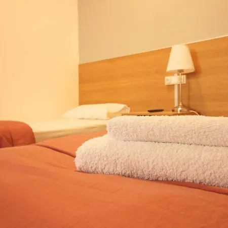 Hostal Paraiso *